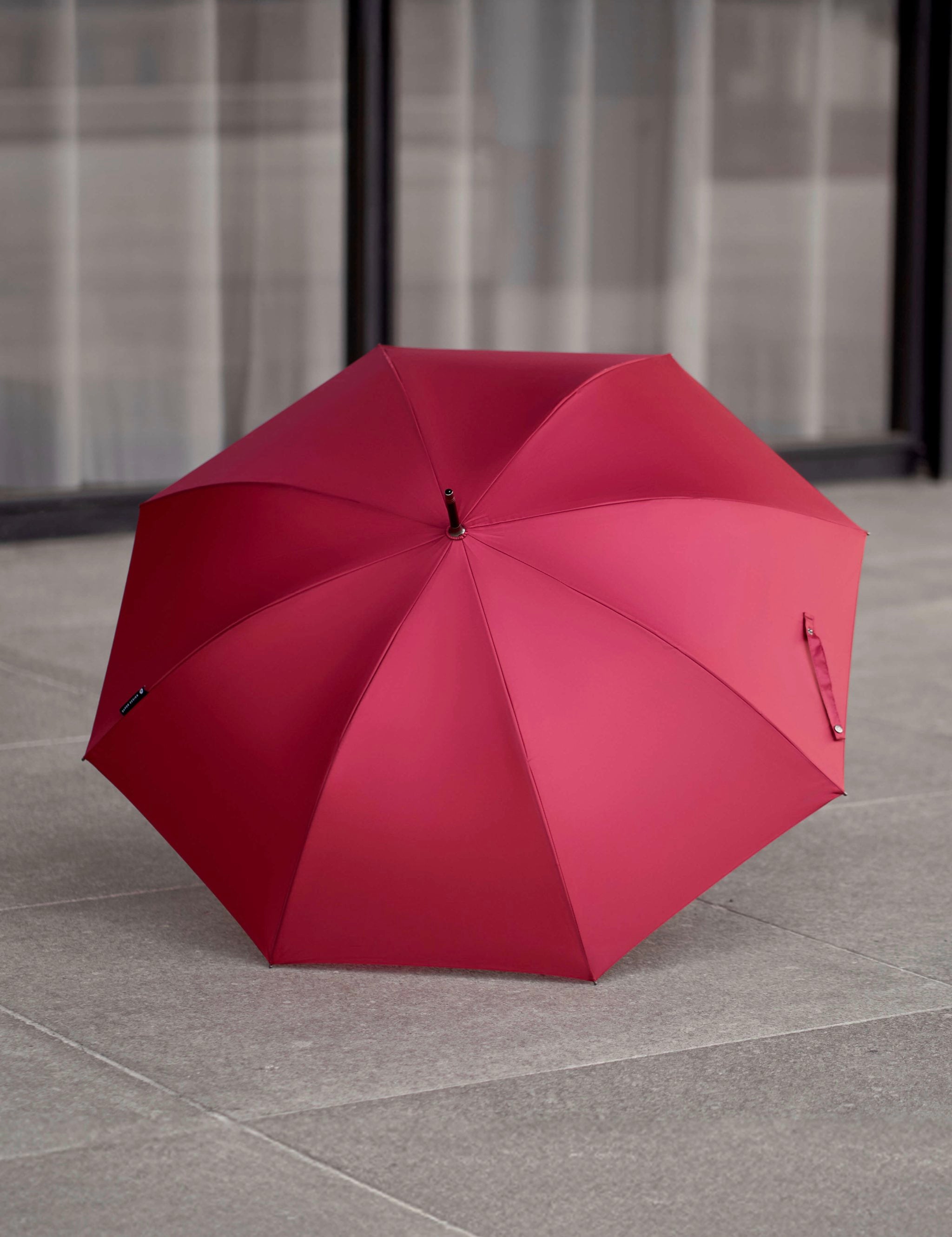 Stockschirm Classic - Rot - Stockschirm - hochwertiger Regenschirm mit Holzgriff - sturmfest & windfest - für 2 Personen