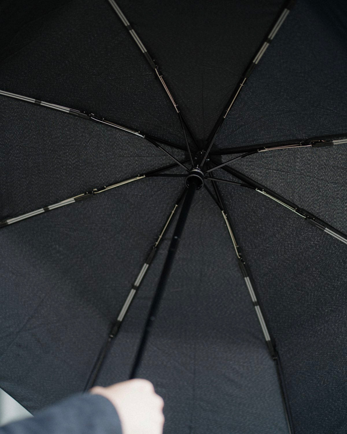 Wie windfest kann ein Regenschirm sein? Was Stabilität wirklich bedeutet